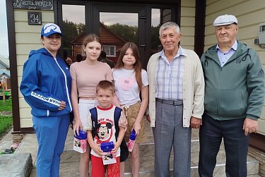 Подготовиться к школе помогают депутаты